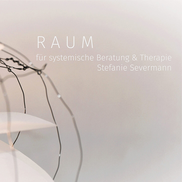 Raum für systematische Beratung und systematische Therapie - Praxis Stefanie Severmann. Systemische Therapie für Klarheit, Stärke und neue Wege.